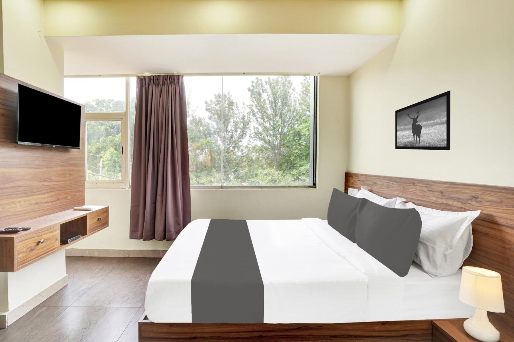 Hotel O Gayathri Metro Deluxe Бенґалуру Екстер'єр фото