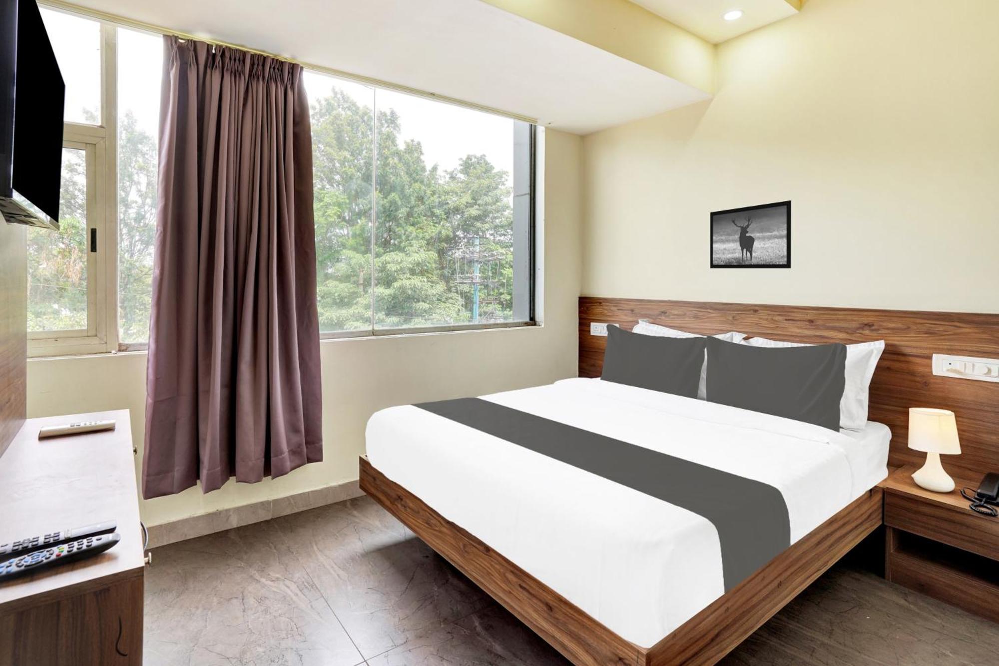 Hotel O Gayathri Metro Deluxe Бенґалуру Екстер'єр фото